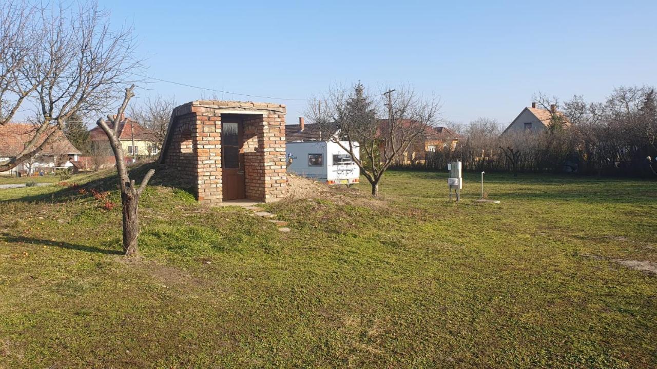 Bed and Breakfast Tisza White House Tiszaszolos Exteriér fotografie