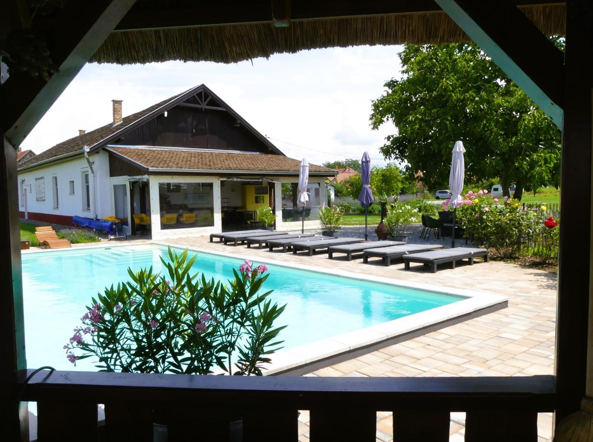 Bed and Breakfast Tisza White House Tiszaszolos Exteriér fotografie